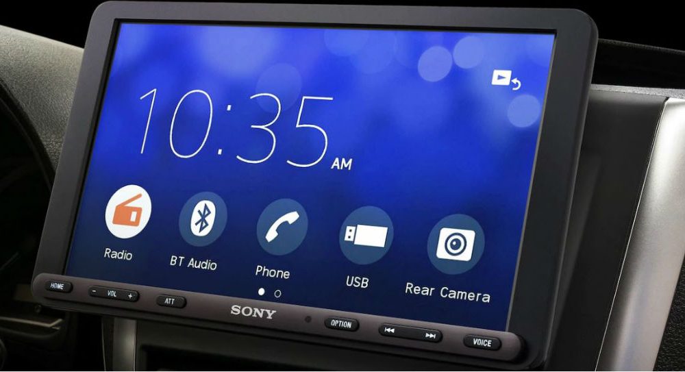 Новый автомобильный приемник Sony поставляется с большим сенсорным дисплеем