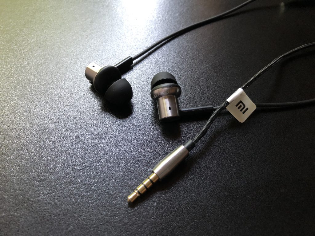 Обзор наушников-гибридных наушников Xiaomi Mi-In-Ear