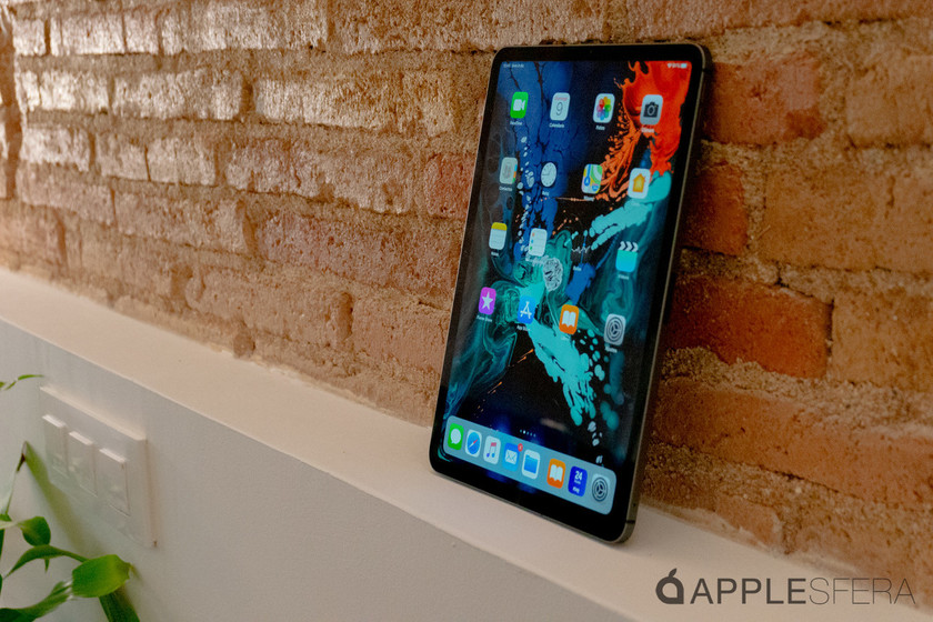 По данным корейских СМИ, новый iPad Pro может появиться не раньше марта 2020 года.