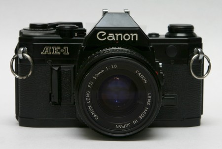 Canon Ae 1 передняя панель с объективом 50 мм