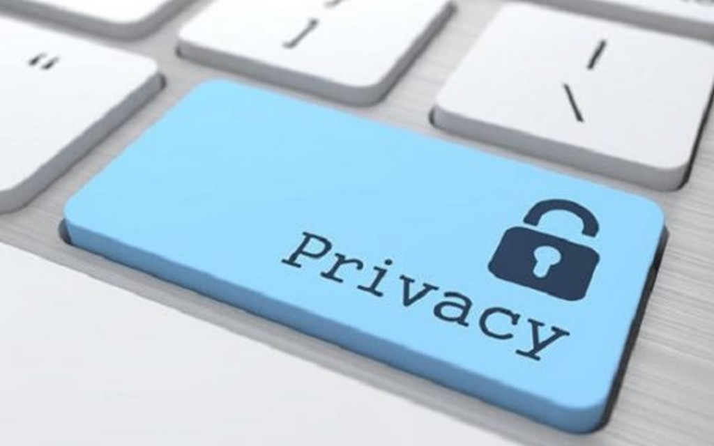 Советы по обеспечению конфиденциальности в Интернете во время летних каникул