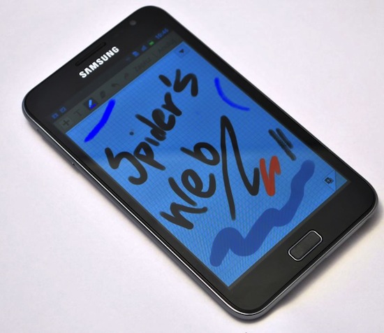 Я не знаю, как «прикрутить маленькие телефоны» на корейском, но кто-то в Samsung имел смелость сказать это