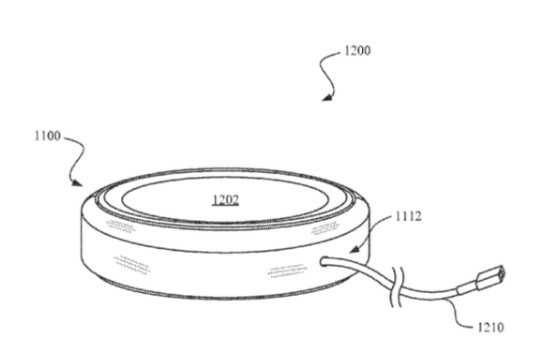   Этот патент показывает беспроводную зарядную пластину, которая заряжает телефон, когда он находится сверху.