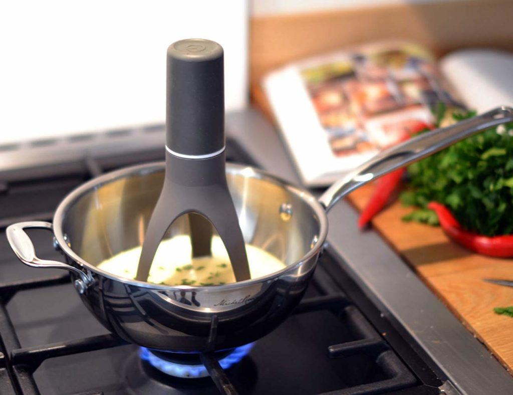 11 умных кухонных гаджетов, которые помогут вам готовить быстрее - Uutensil Stirr 01 "aria-descriptionby =" gallery-15-364717
