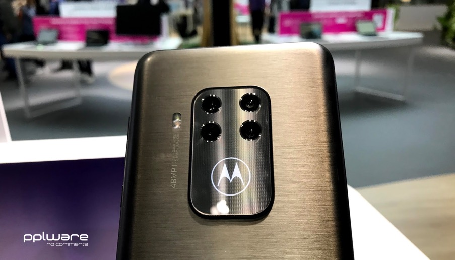Motorola One Zoom: четырехкамерный смартфон