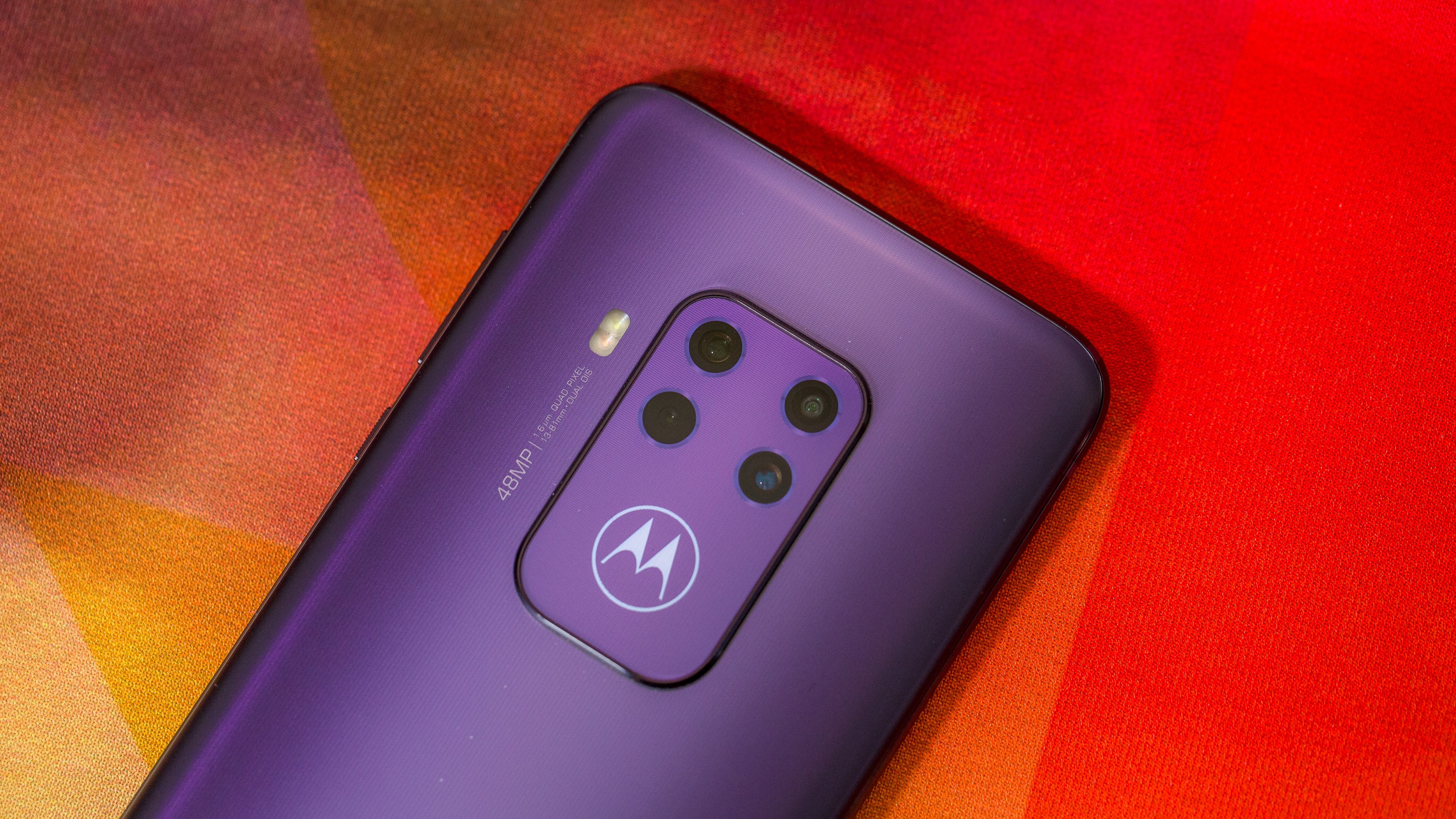 Motorola One Zoom Первые впечатления: достаточно?