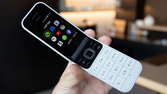 Nokia 2720 Flip объединяет ностальгию с инновациями