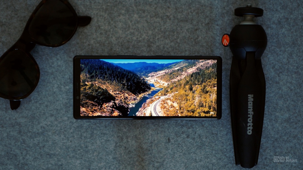 OLED-экран Xperia X1
