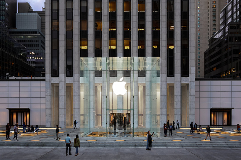 Культовый стеклянный куб Apple Нью-Йорк Магазин вернулся
