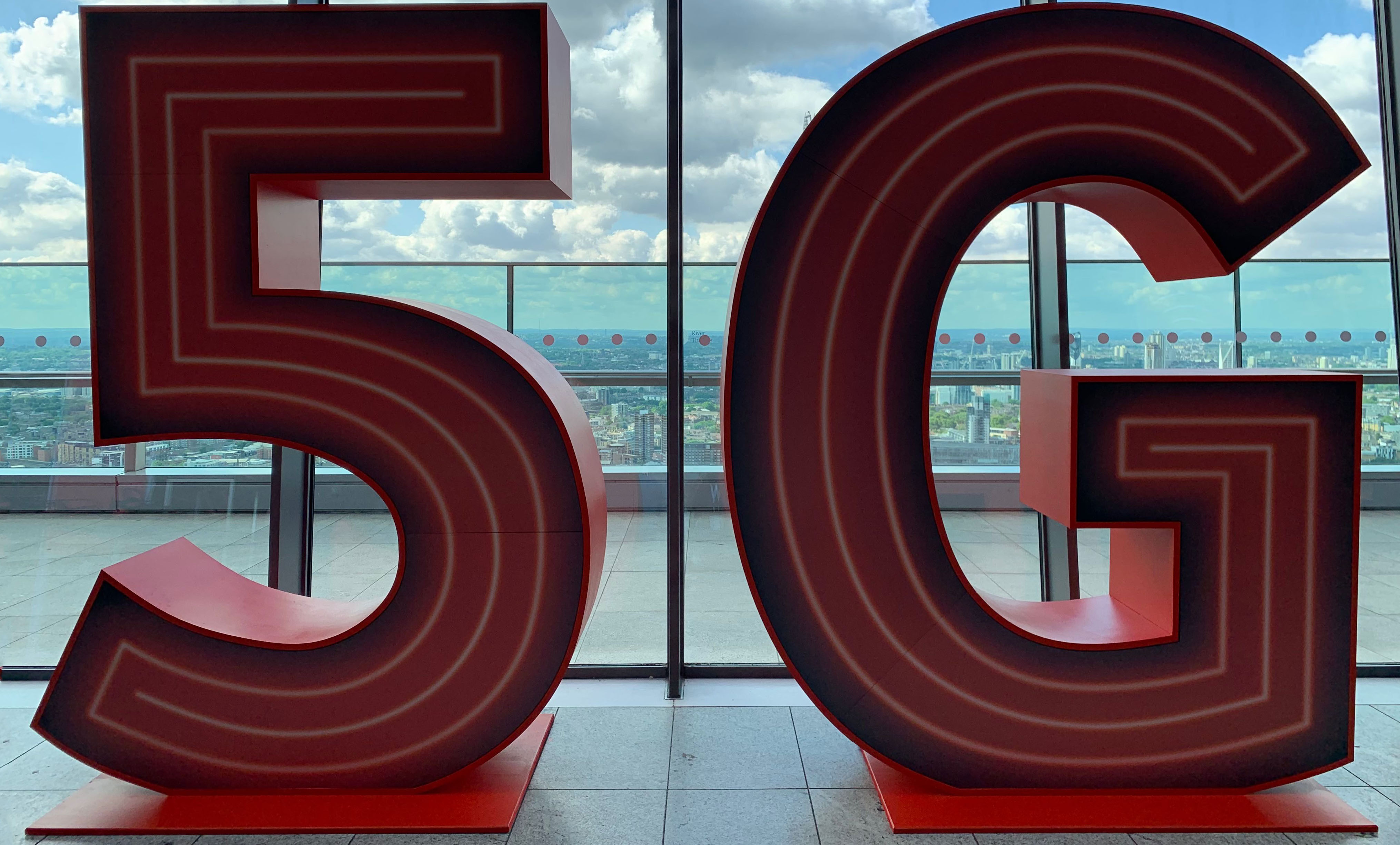 Vodafone переключается на 5G в семи городах Великобритании с «без премиум» более 4G