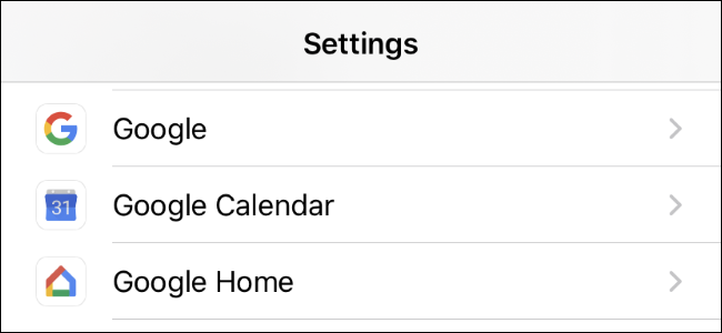 Приложения Google в списке приложений на экране настроек iPhone.