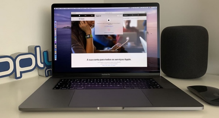 MacBook Pro изображение, запрашивающее идентификатор Apple или по электронной почте