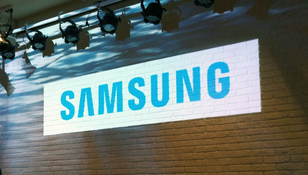 Samsung Galaxy A90, его цвета и хранение отфильтрованы