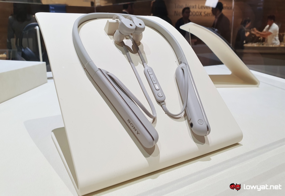 Sony представляет беспроводные наушники-вкладыши WI-1000XM2 на выставке IFA 2019