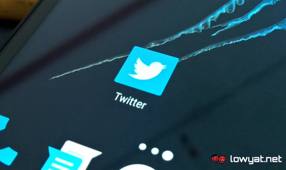 Twitter Временно отключает смс твиттинг; Вслед за генеральным директором Джеком Дорси взломали
