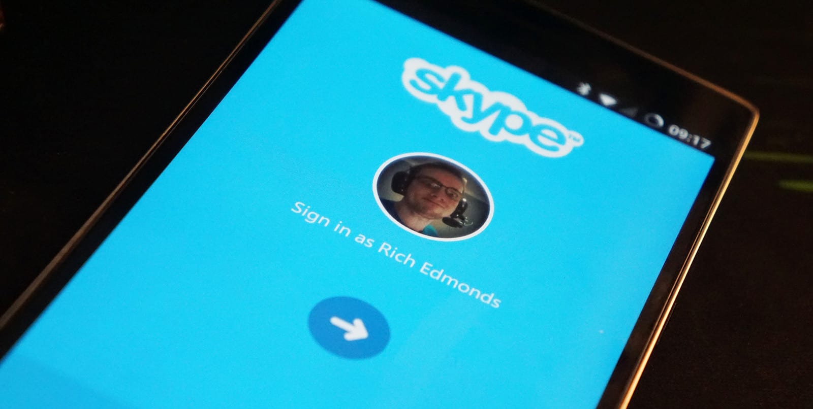 Темный режим достигает Skype для Android