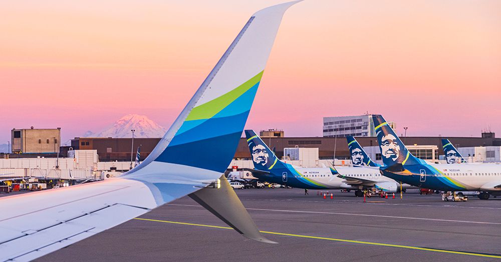 Alaska Airlines эвакуировала самолет после того, как загорелся телефон