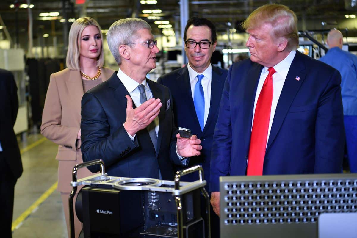 Donald Trump at Mac Pro factory