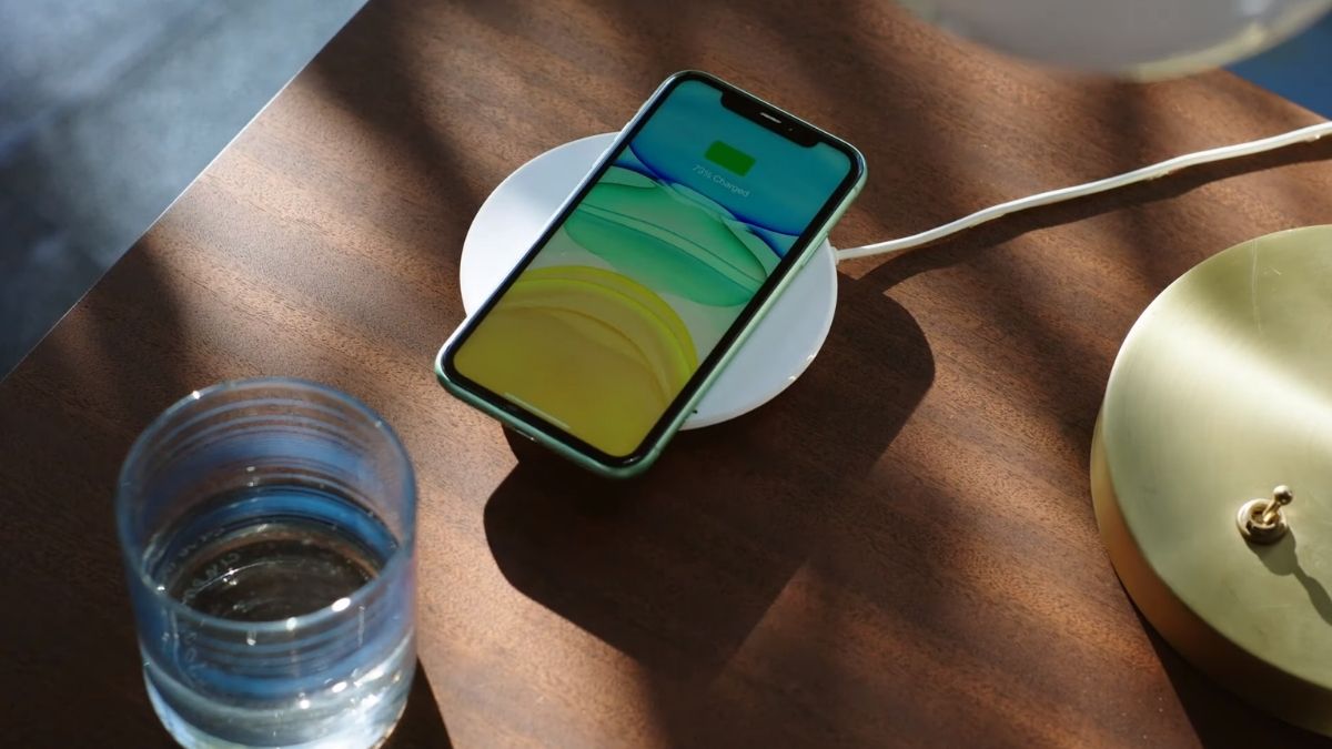 Apple выпустила новое зарядное устройство Magsafe для США за 39 долларов.