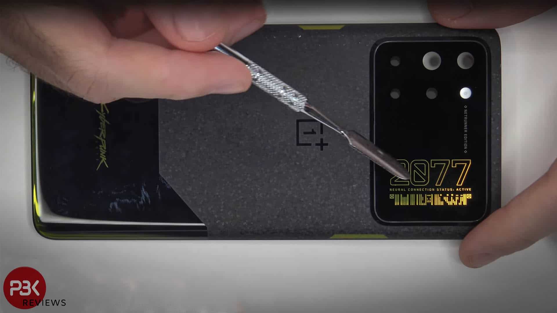 OnePlus 8T Cyberpunk 2077 Edition не имеет задней панели из песчаника