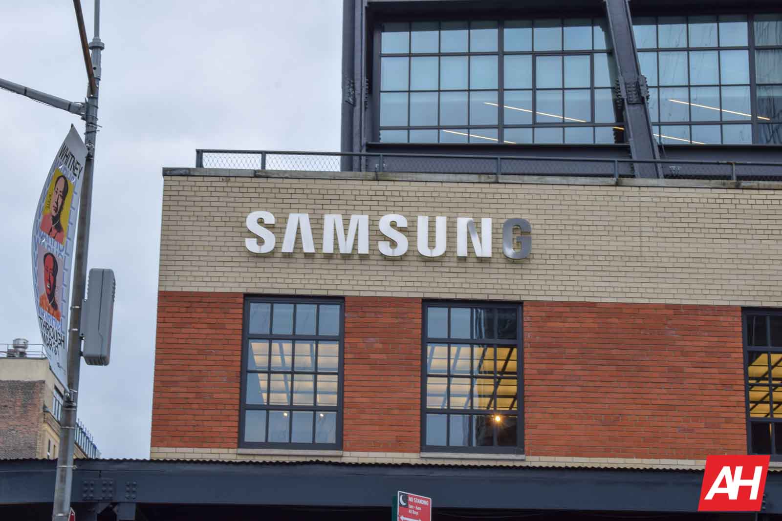 Samsung нанимает тысячи сотрудников для расширения складного производства