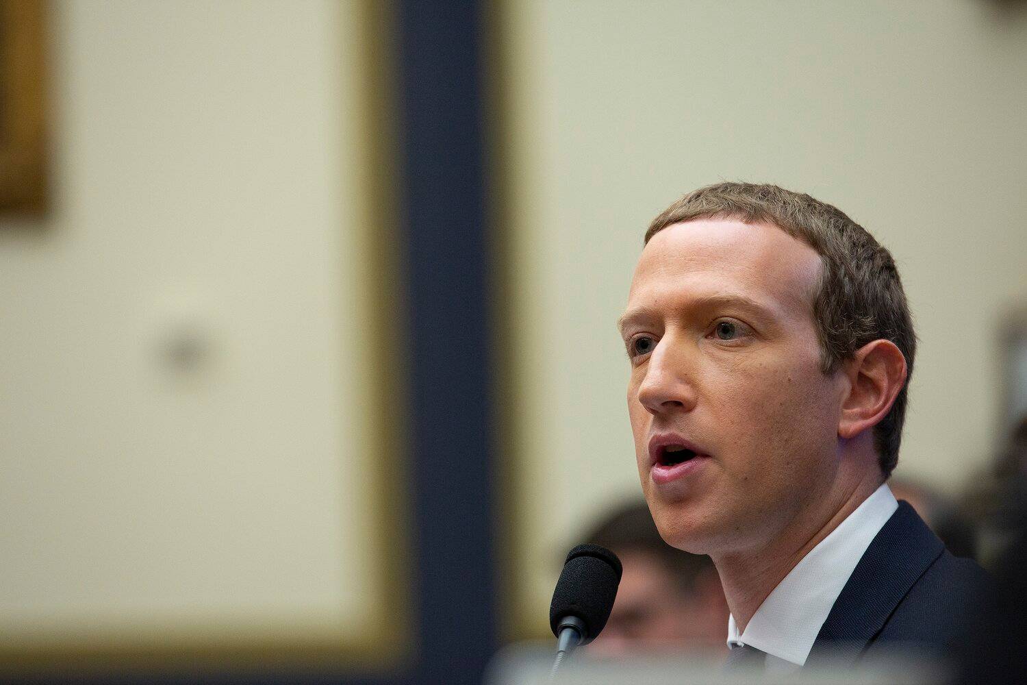 Заявки на новые книги Facebook уволили 52 сотрудника за слежку за пользователями