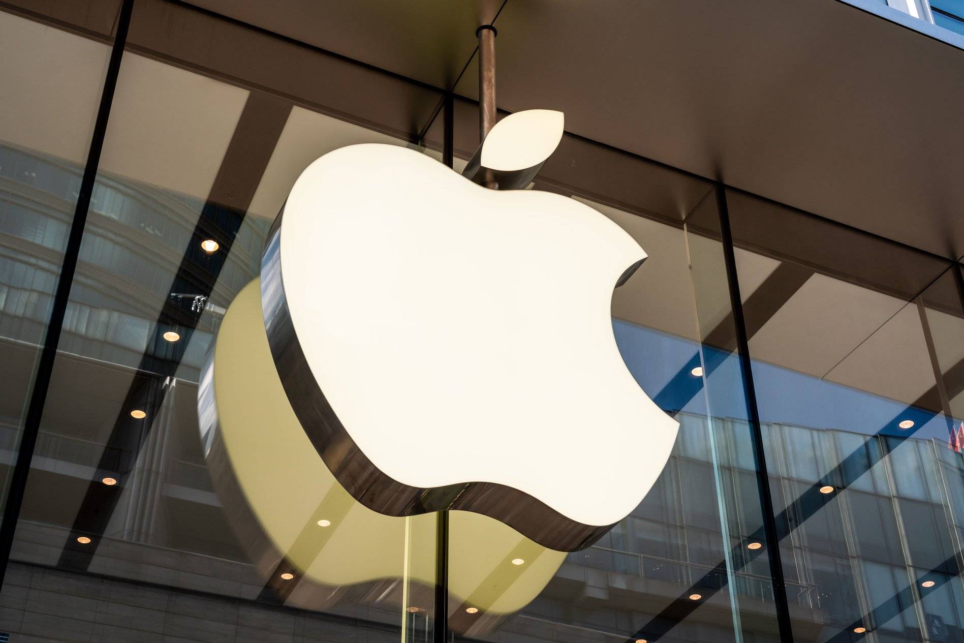 Мародеры находят украденные айфоны Apple Магазины выложены кирпичом