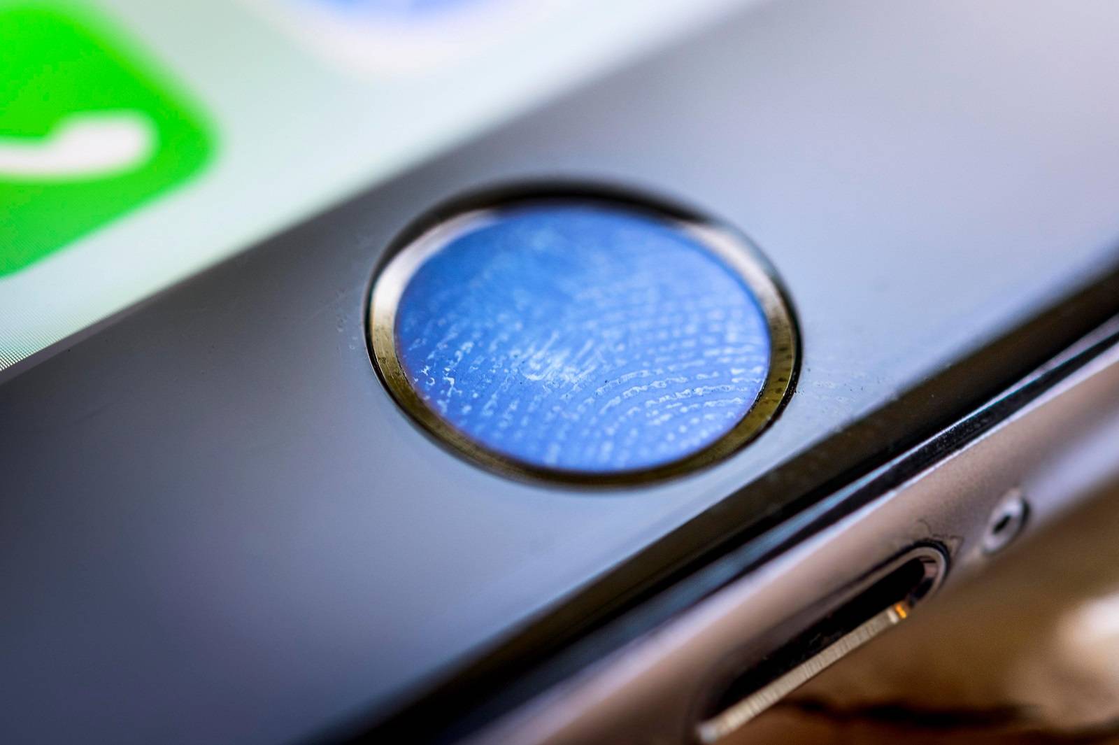 Основные инсайдерские претензии Apple возвращает Touch ID на новый iPhone в 2021 году