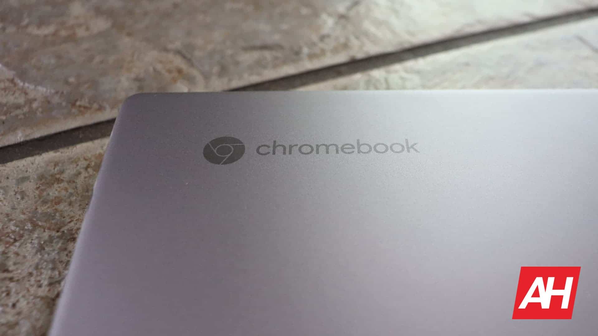 Телефон Hub Привносит в Chromebook совершенно неожиданные функции