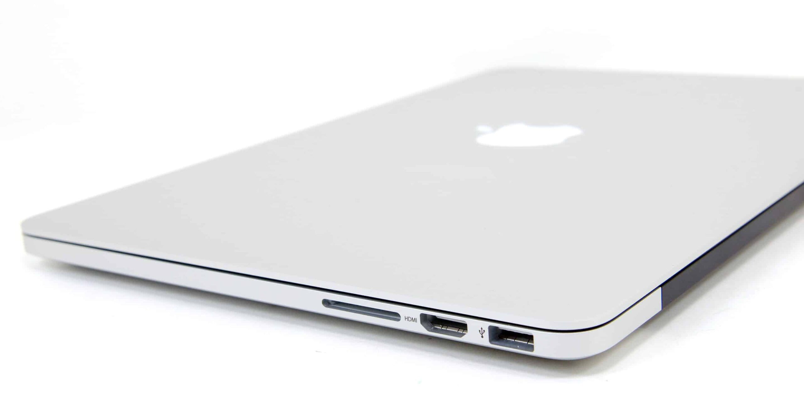 Apple should bring back MacBook Pro’s SD card slot