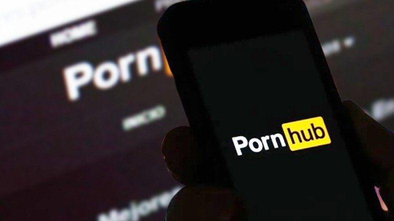 InstagramАккаунт сайта Pornhub с сексуальным контентом удален