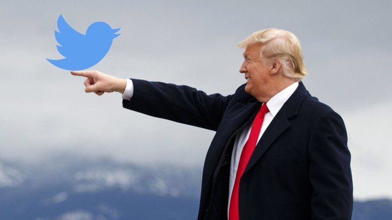 Аккаунт Дональда Трампа Twitter1-е место в поиске «Расист»