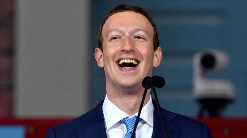 Цукерберга FacebookГодовая стоимость 8,8 миллионов долларов!