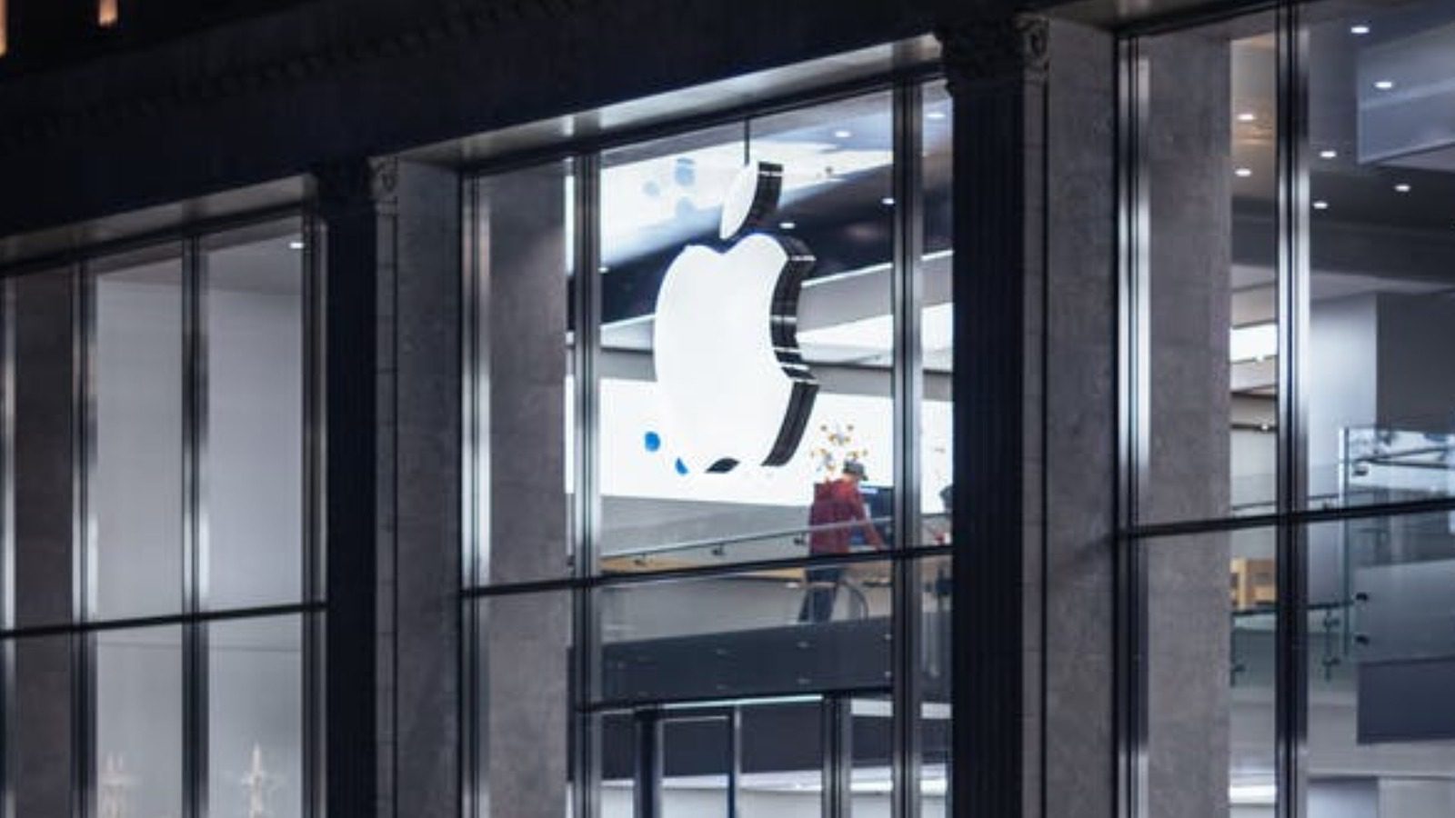 Apple добивается патентных прав на два складных дисплея для своих будущих iPhone и iPad
