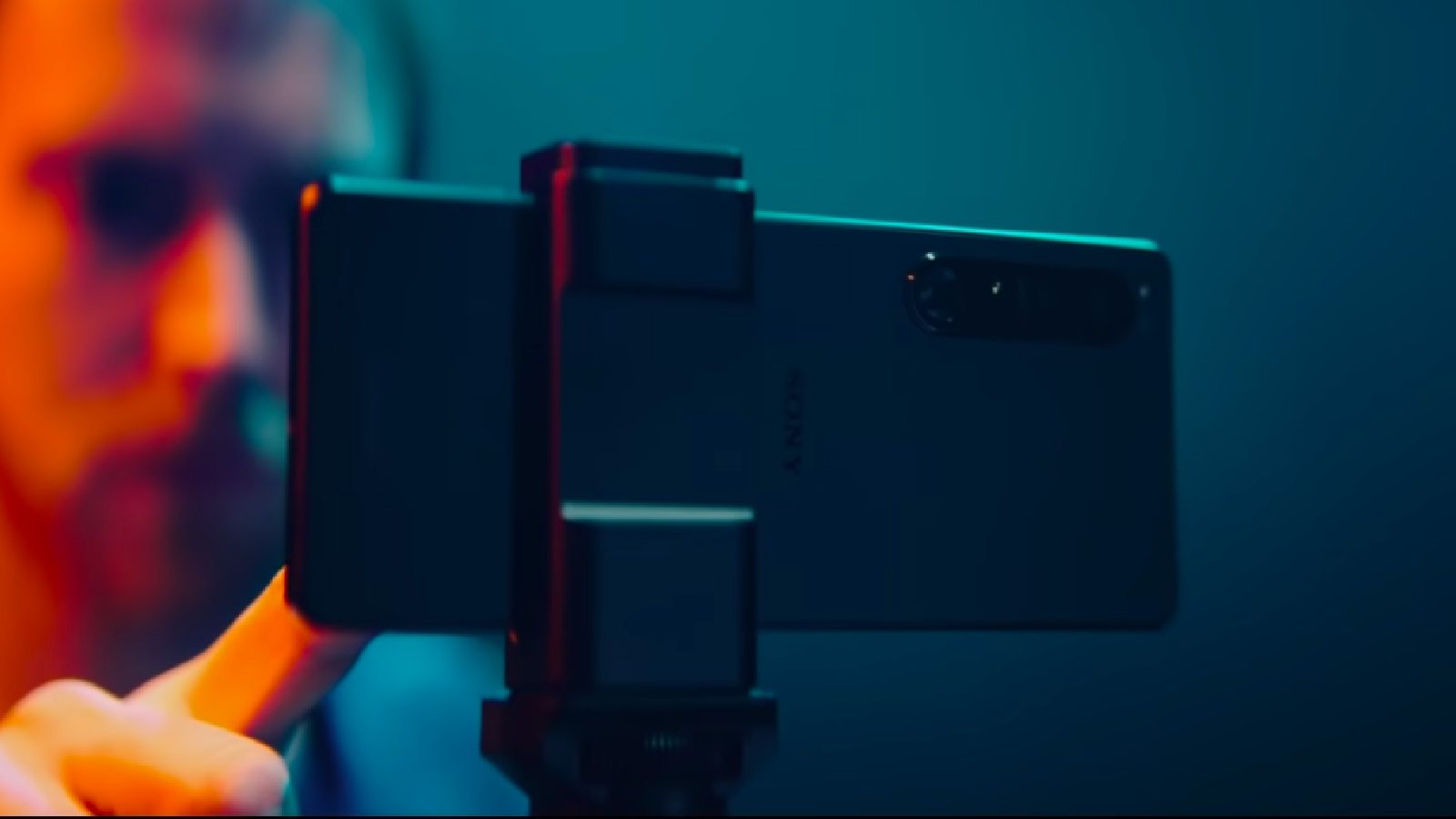 Sony Xperia 1 IV в сочетании с визуальной гарнитурой Xperia View просто потрясающий: бренд