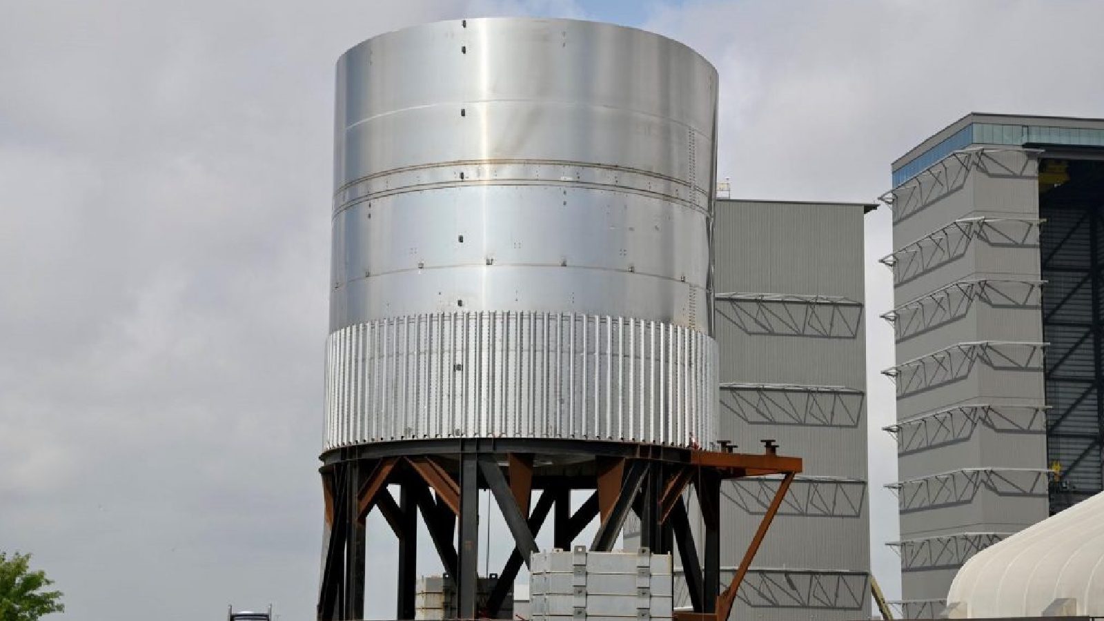 SpaceX представляет прототип танка звездолета для оценки модернизированных куполов