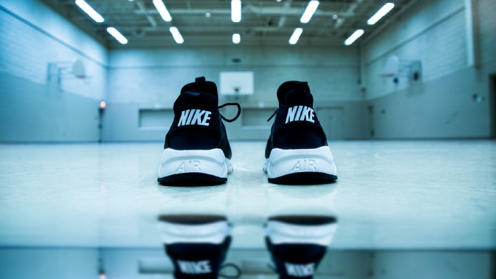 Знаменитые кроссовки Nike перепродаются на StockX за 90 000 долларов.