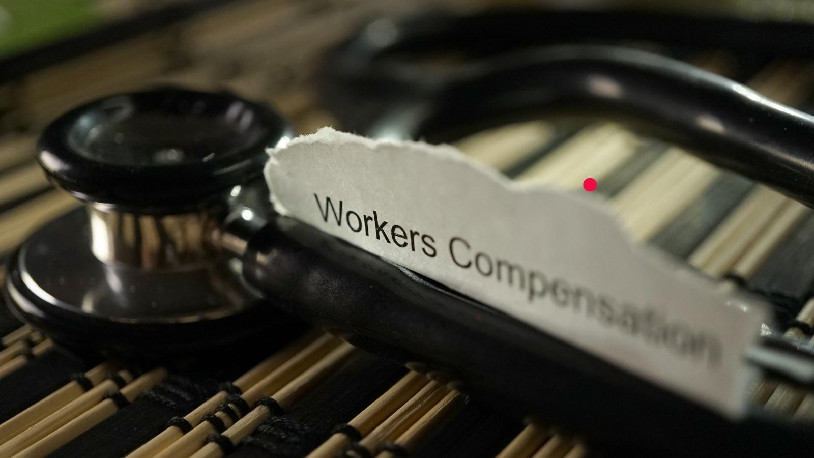Каковы шаги по выплате компенсаций работникам в Северной Каролине?