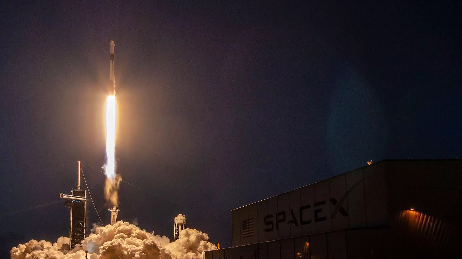 Опять же, SpaceX запускает 46 интернет-спутников Starlink, число которых теперь превышает 3000