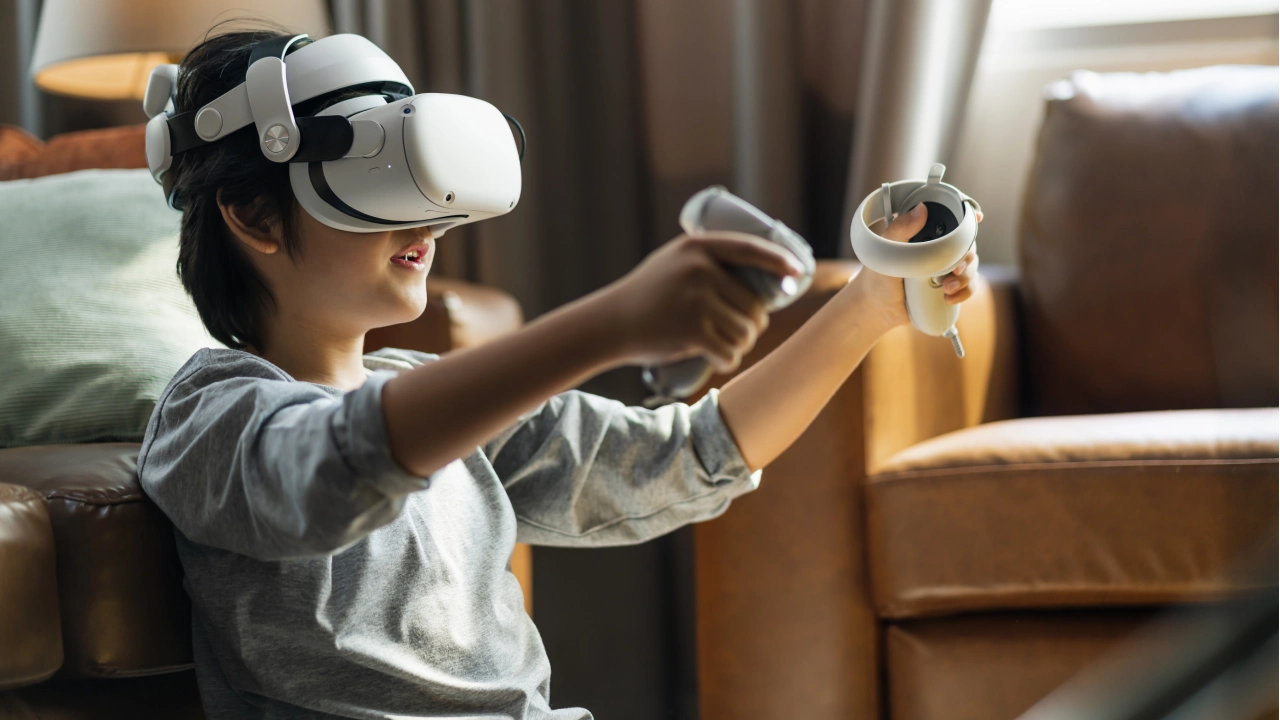 Последние инновации в игровых технологиях: от VR-гарнитур до облачных игр