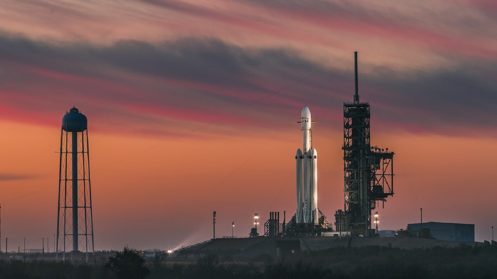 SpaceX вывела на орбиту 48 новых спутников Starlink