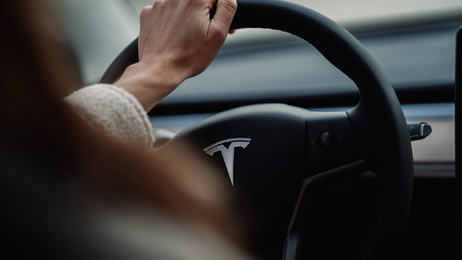 Tesla Model S Plaid разбился во время испытаний: отчет