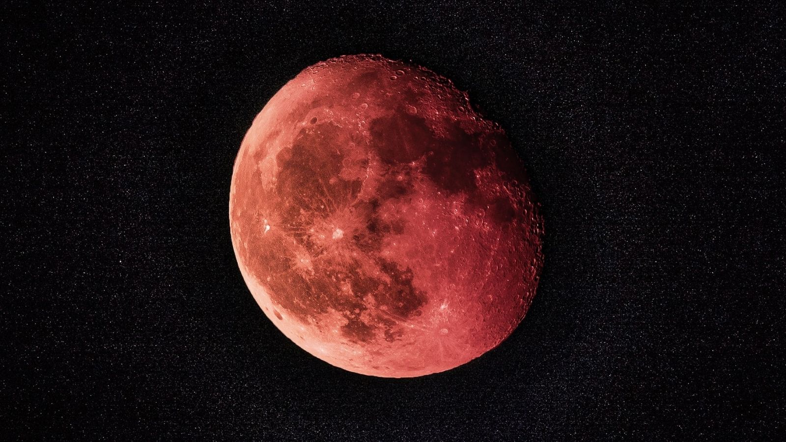 Луна во время лунного затмения в пятницу может оказаться красной.  Вот почему