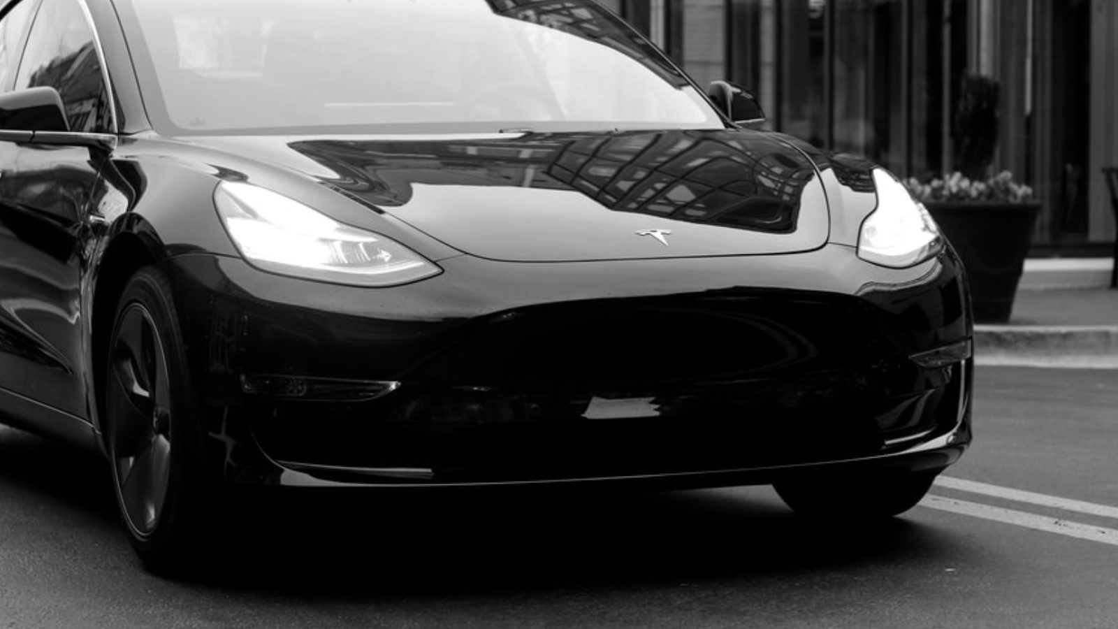 Полиция Нью-Йорка заказала 250 седанов Tesla Model 3.