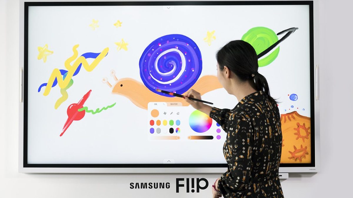 Samsung представляет Samsung Flip 2019 на выставке InfoComm 2019