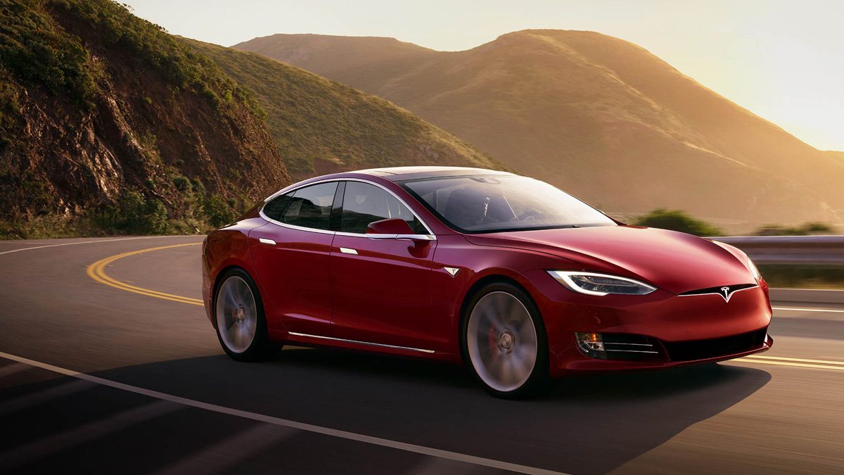 Tesla Model S побила рекорд на круге Laguna Seca