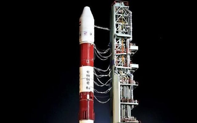 Завтра ISRO запустит первый частный индийский спутник