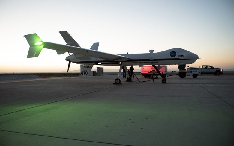 НАСА успешно запускает «Ихану», беспилотный самолет без самолета-преследователя