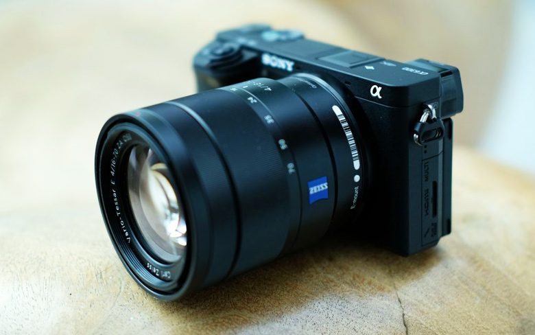 Ходят слухи, что Sony скоро обновит свою камеру A6500 до A6700.